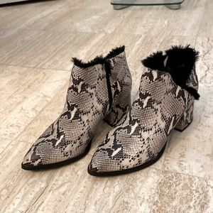 Seychelles Chaparral Snake Prink Leather Bootie 8.5